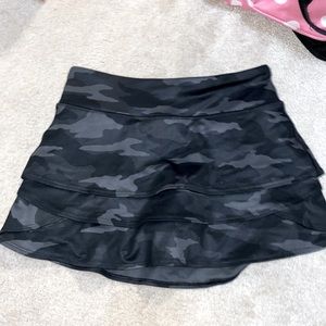 athlete girl skirt size L/12 black camo